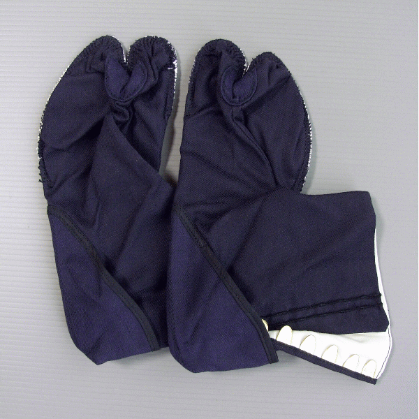 ���܊|���@�R�̐H�����݂₷�����̐e�w�Ɛl�����w�̊Ԃ����u�����Ɓv�ɂ́A�R�̈������y������悤�Ɍ������ĕz�����Ă܂����B